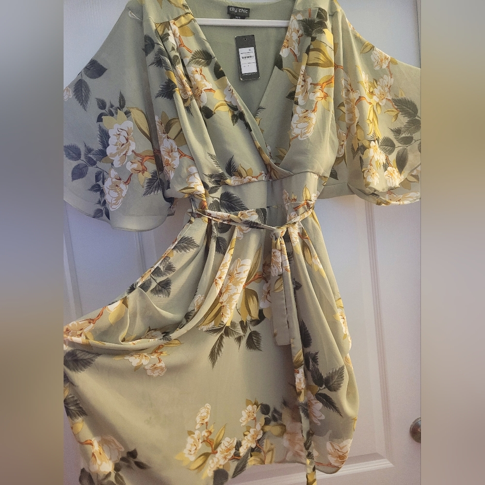 🌼 City Chic Magnolia Dress - Picture 8 of 15